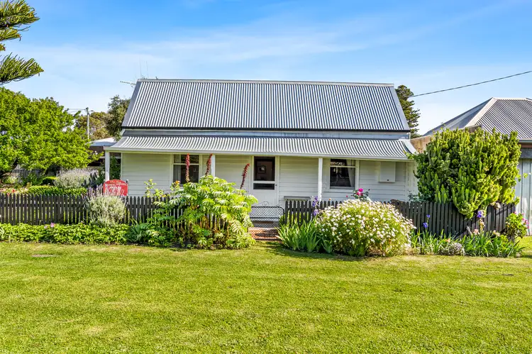 27 Regent Street, Port Fairy VIC 3284