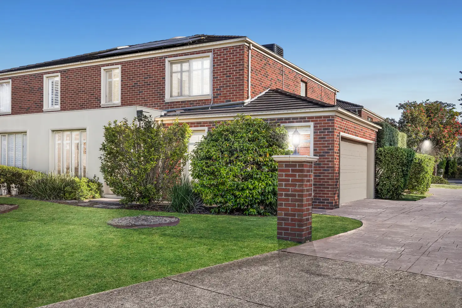 Main view of Homely townhouse listing, 1/8 Canterbury Close, Rowville VIC 3178