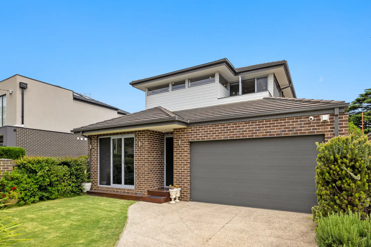 Main view of Homely townhouse listing, 1/17 Moonda Grove, Cheltenham VIC 3192