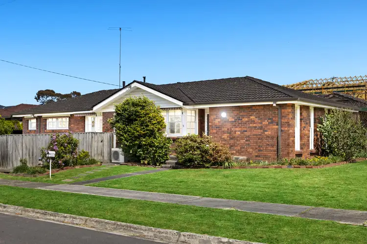 5 Jacaranda Road, Wheelers Hill VIC 3150