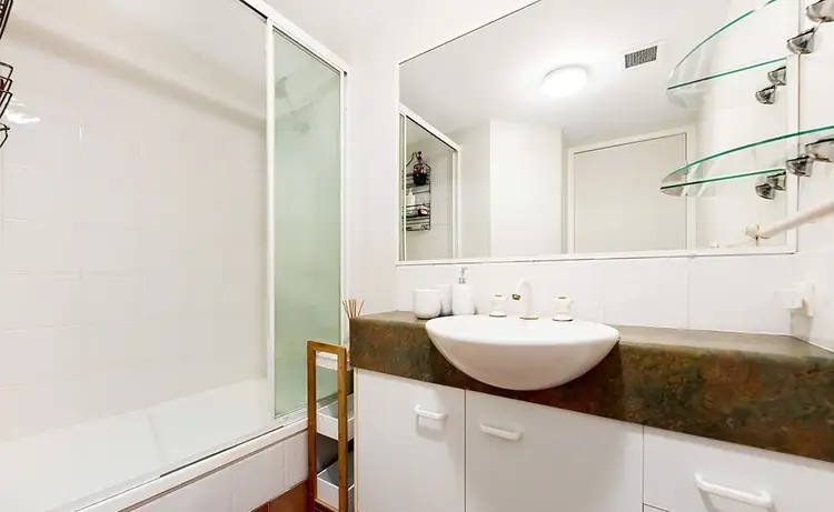 Sixth view of Homely unit listing, 4/9 Tweed Street, Southport QLD 4215