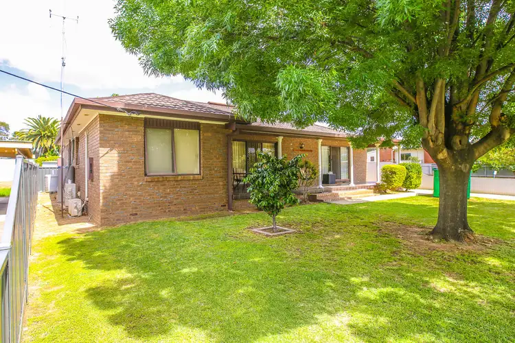 302 Poictiers Street, Deniliquin NSW 2710