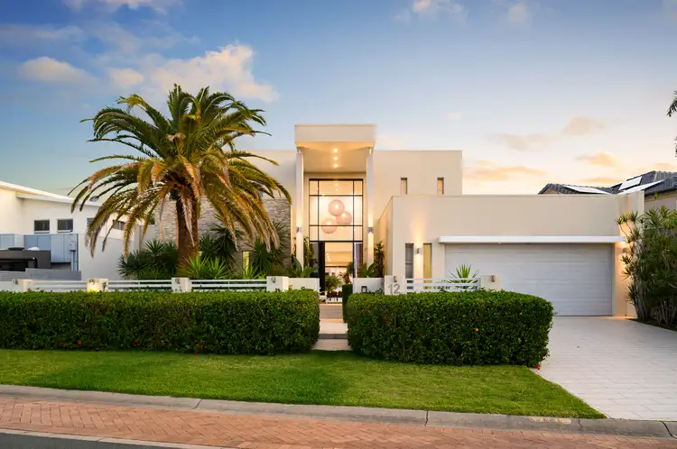 12 Regents Court, Sovereign Islands QLD 4216
