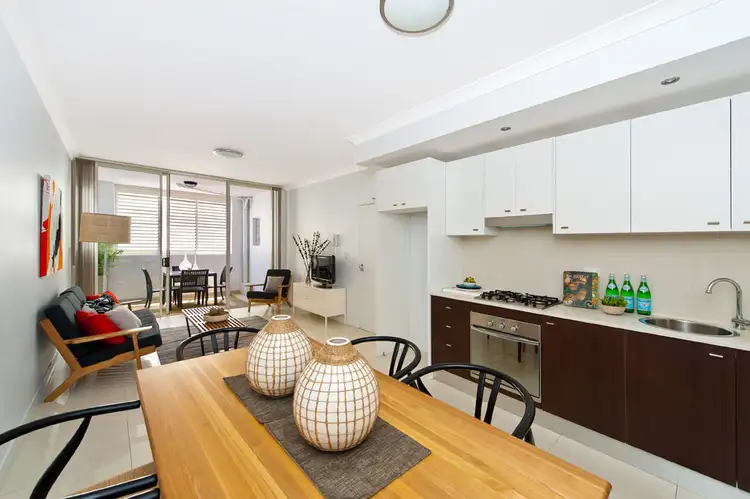 10/3-11 Briggs Street