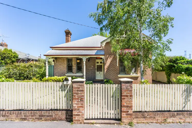 2 Dora Street, Orange NSW 2800