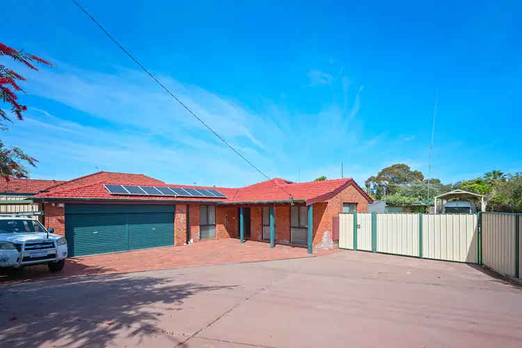 4 Dicken Place, Usher WA 6230