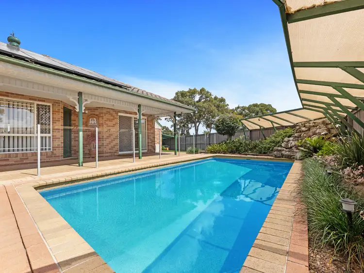 12 Bowerbird Avenue, Eli Waters QLD 4655