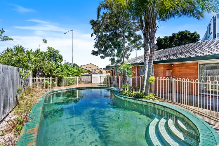 28 Melody Street, Mermaid Waters QLD 4218