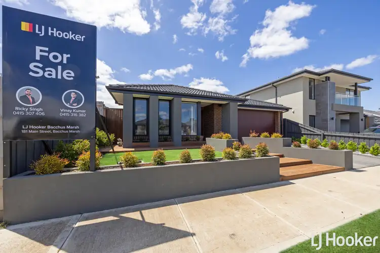 Second view of Homely house listing, 8 Tulloona Street, Fraser Rise VIC 3336