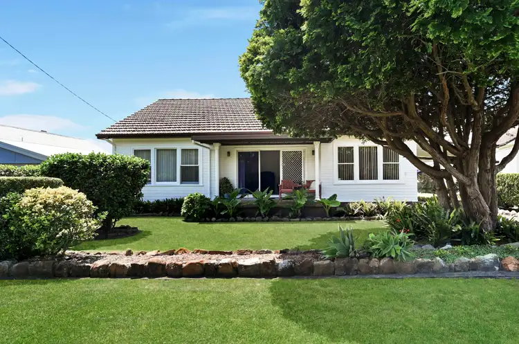 Main view of Homely house listing, 114 Lakeview Parade, Blacksmiths NSW 2281