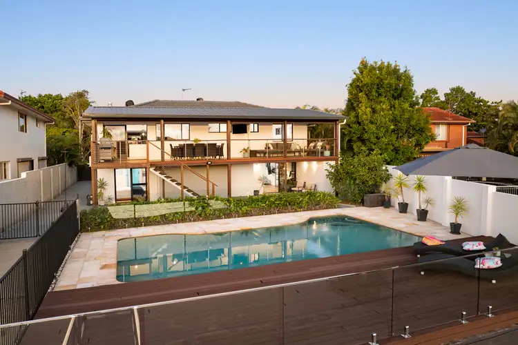 52 Lindsay Parade, Paradise Point QLD 4216