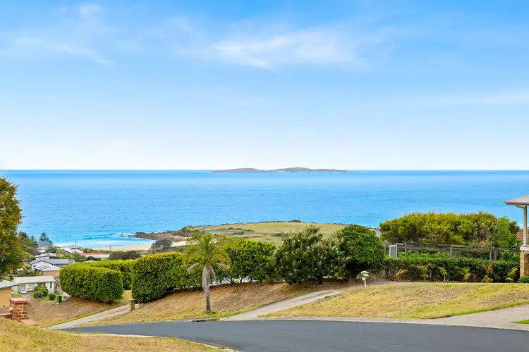 21 Dawn Parade, Kianga NSW 2546