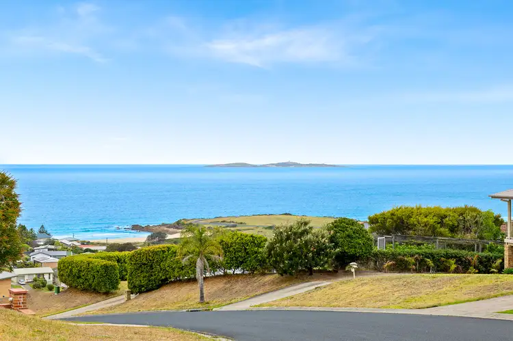 21 Dawn Parade, Kianga NSW 2546