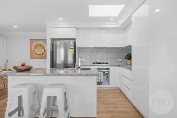 Fourth view of Homely house listing, 10 Geneva Crescent, Lake Albert NSW 2650