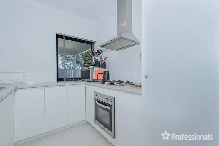 Seventh view of Homely unit listing, 7A Becket Court, Camillo WA 6111