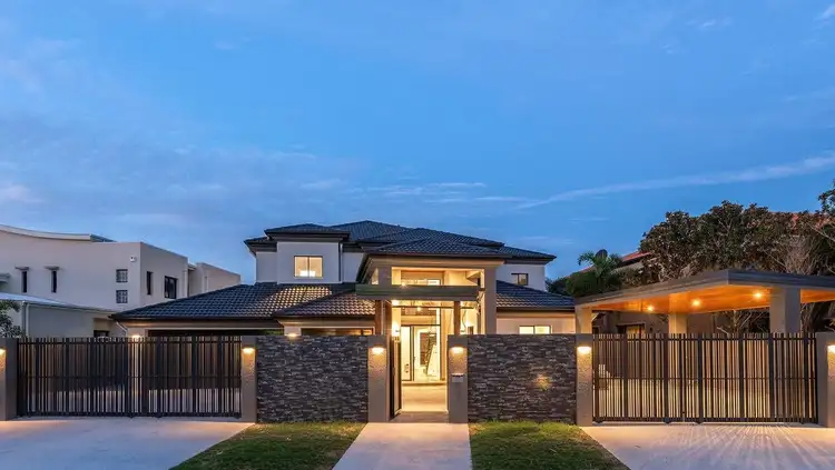 5 King James Court, Sovereign Islands QLD 4216