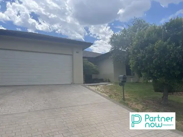 11 Woodside Road, Tamworth NSW 2340