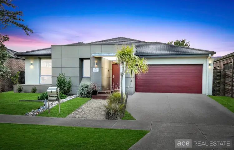 8 Hilderbrand Avenue, Williams Landing VIC 3027