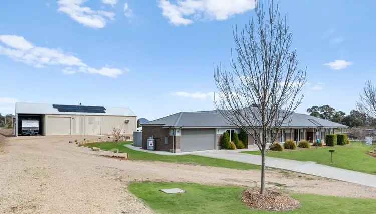 2 Lomandra Way, Mansfield VIC 3722
