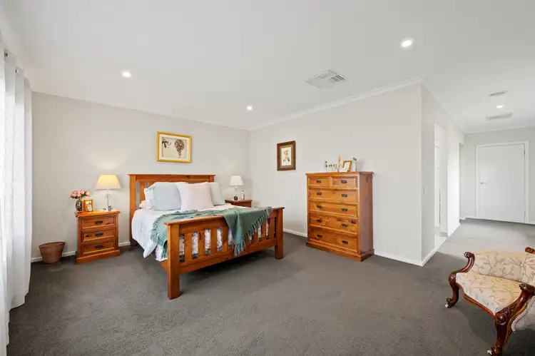 Fifth view of Homely house listing, 2 Lomandra Way, Mansfield VIC 3722