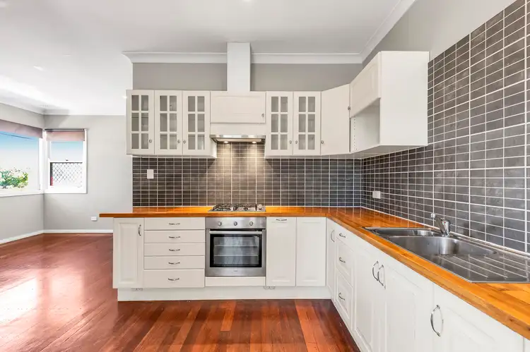 38 Redmond Road, Hamilton Hill WA 6163