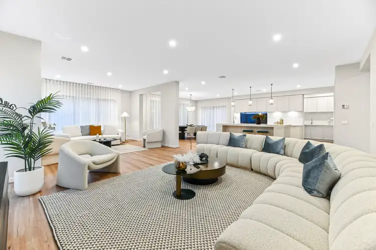 Second view of Homely house listing, 5 Olive Avenue, Mount Waverley VIC 3149