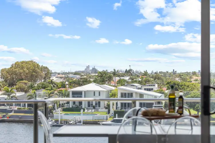 19/7 Grand Parade, Kawana Island QLD 4575