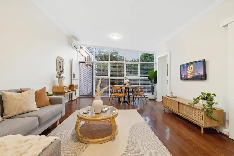 2/52 Saunders Street, Como WA 6152