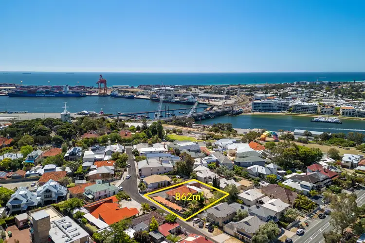 14 Dorothy Street, Fremantle WA 6160