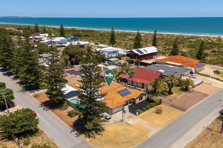 8 Bight Reefs Road