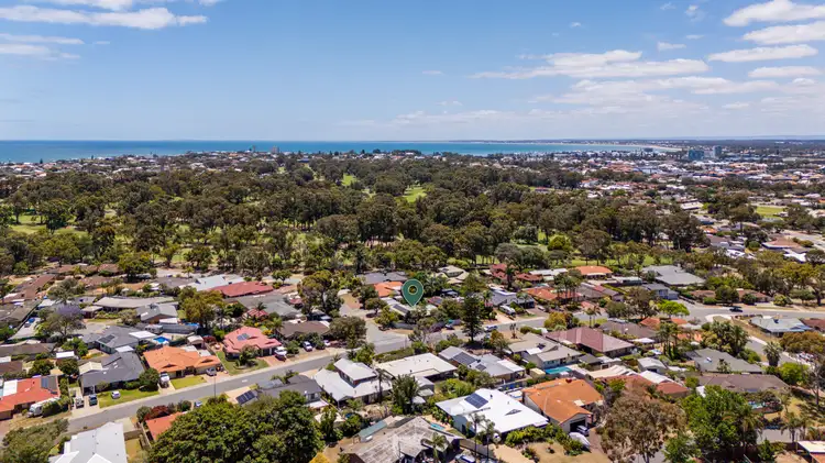 11 Karara Close, Halls Head WA 6210