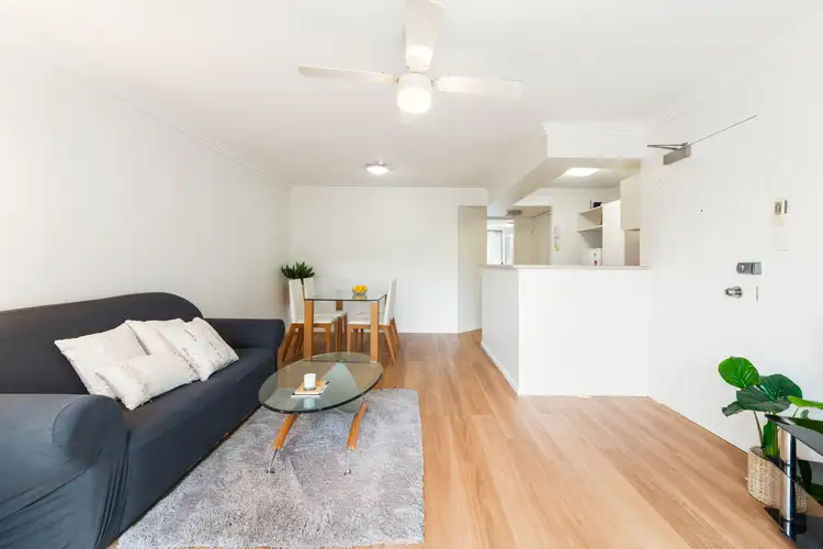 3/7 Whiting Street, Labrador QLD 4215