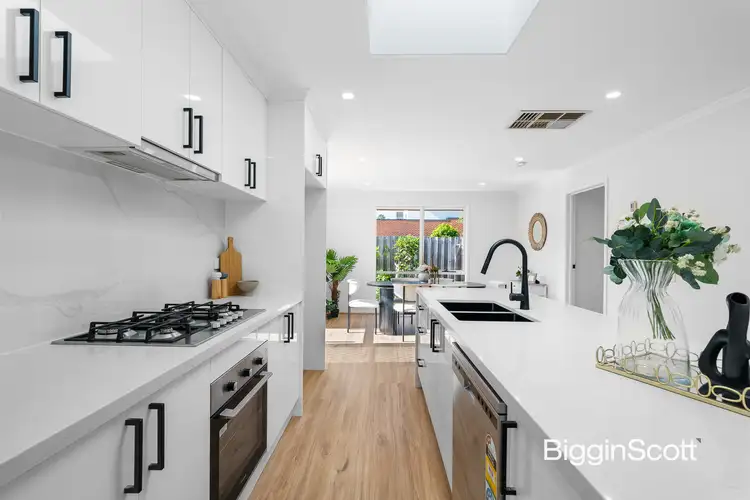 Fifth view of Homely unit listing, 2/402 Springvale Road, Glen Waverley VIC 3150