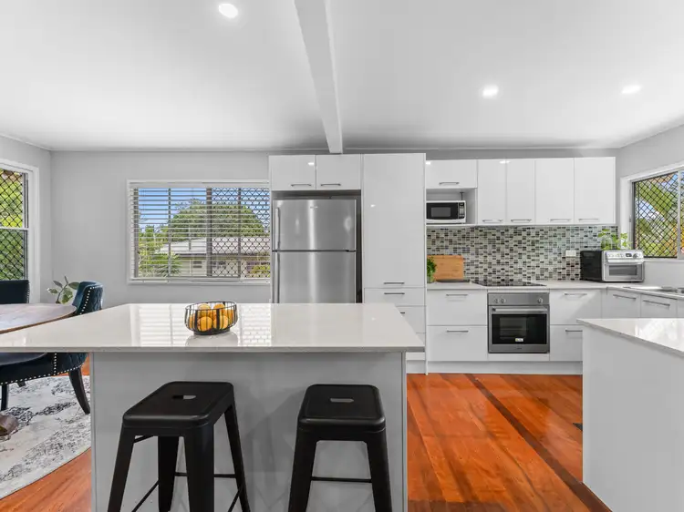 1 Amaroo Avenue, Ferny Hills QLD 4055