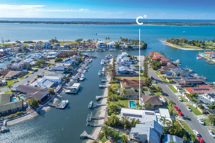 17 Markham Avenue, Runaway Bay QLD 4216