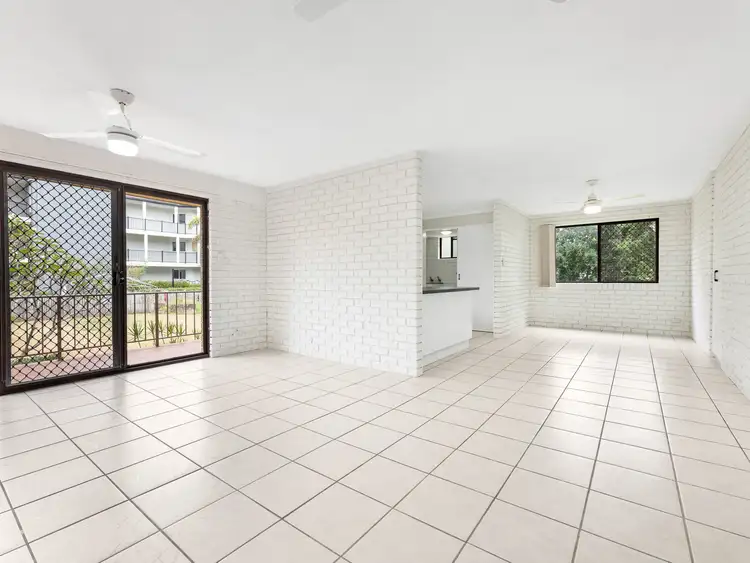 Fifth view of Homely unit listing, Unit 3/394 Esplanade, Torquay QLD 4655