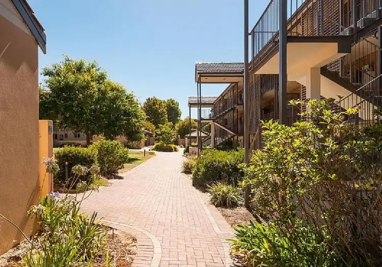 16/2 Gregory Way, Coolbellup WA 6163