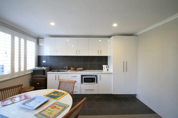 1/4 Rowan Street, Orange NSW 2800