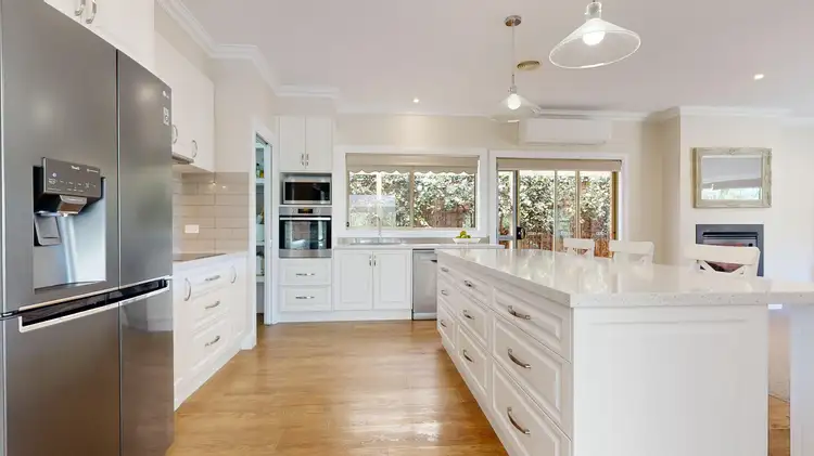 Sixth view of Homely house listing, 8 Jindabyne Court, Kialla VIC 3631