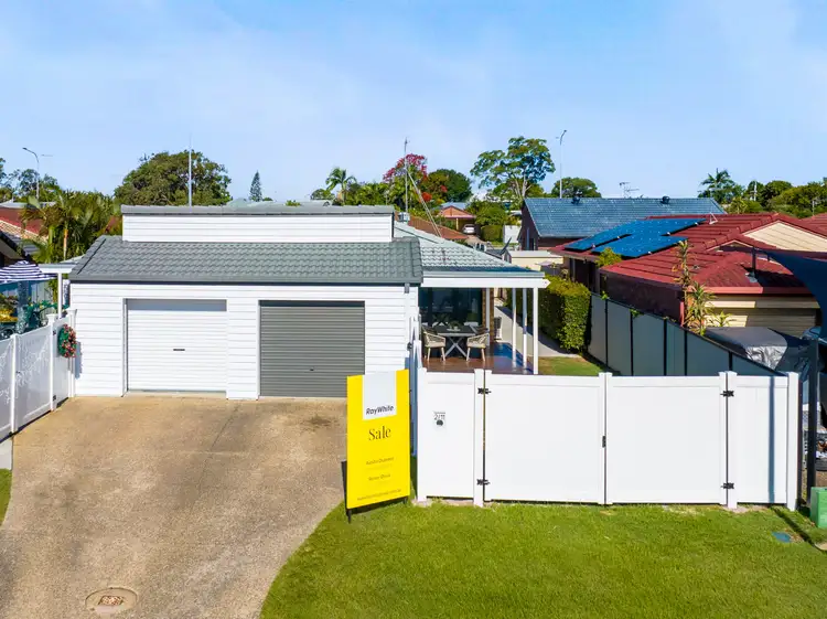 2/11 Maiala Close, Paradise Point QLD 4216