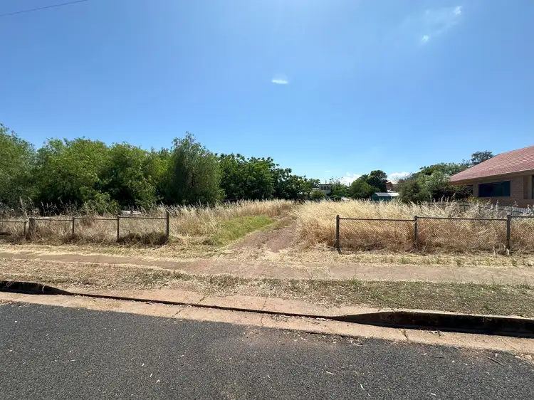65 Derribong Street, Peak Hill NSW 2869