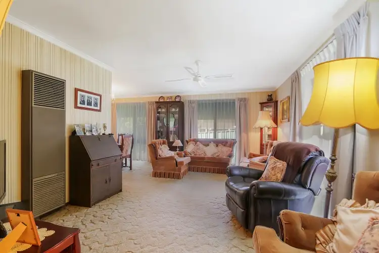 Fifth view of Homely house listing, 10 Carlisle Crescent, Wodonga VIC 3690