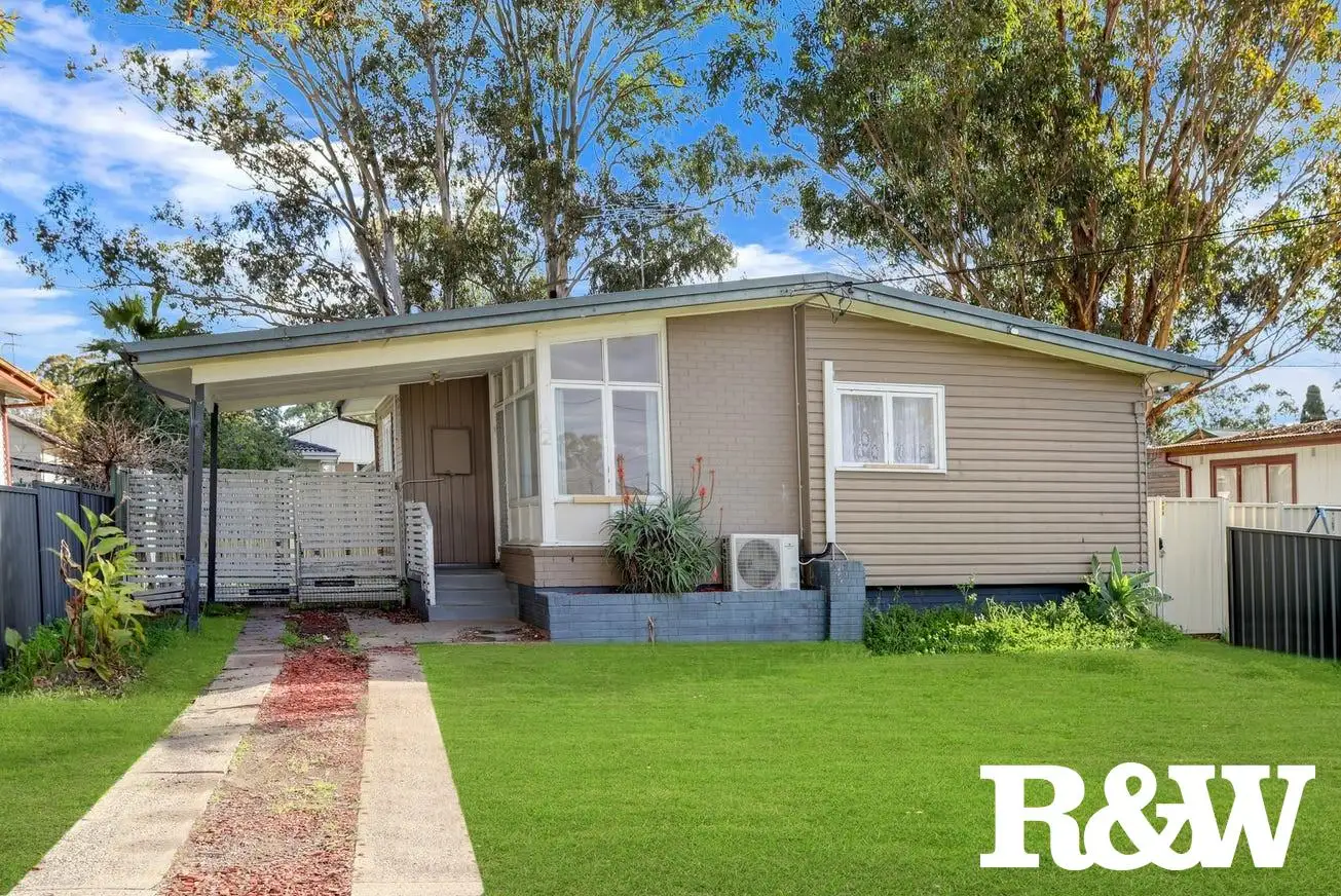 Main view of Homely house listing, 42 Mindanao Avenue, Lethbridge Park NSW 2770
