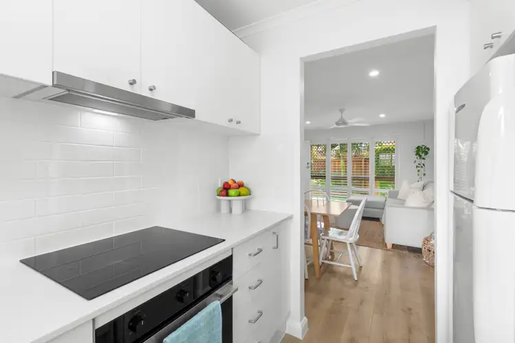 Fifth view of Homely unit listing, 9/10 Twenty First Avenue, Palm Beach QLD 4221