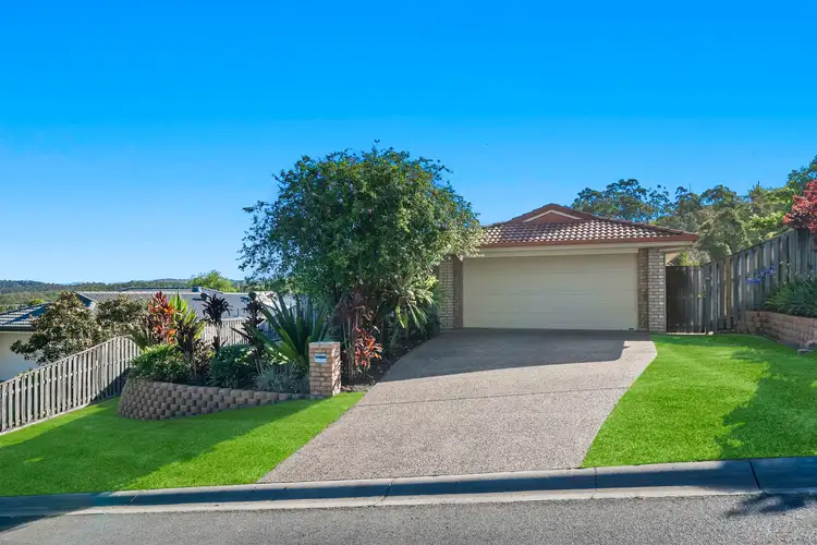 8 Pago Terrace, Pacific Pines QLD 4211