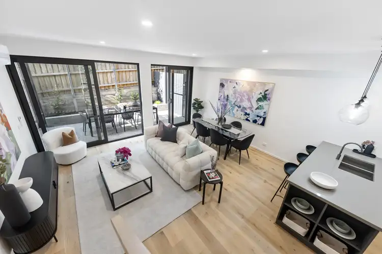 6 Gilmore Road