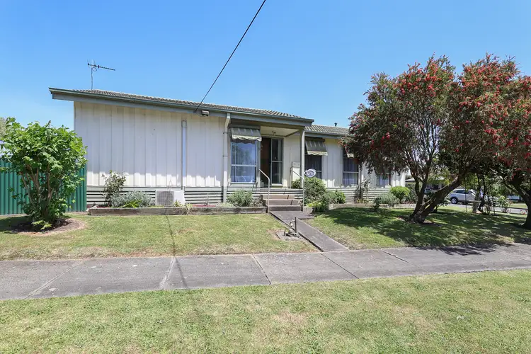 6 McMahon Court, Camperdown VIC 3260
