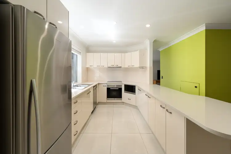 Fifth view of Homely semi-detached listing, 1/19 Stanhill Drive, Chevron Island QLD 4217