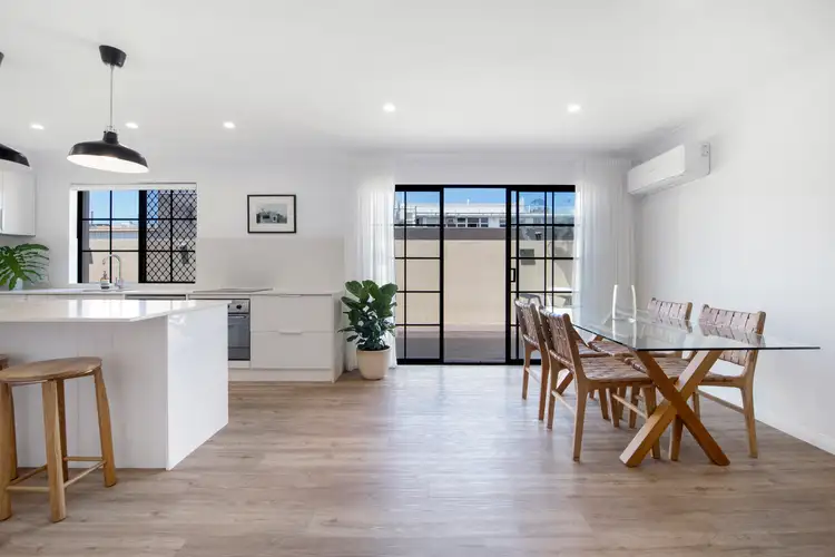 2/5 Sportsman Avenue, Mermaid Beach QLD 4218