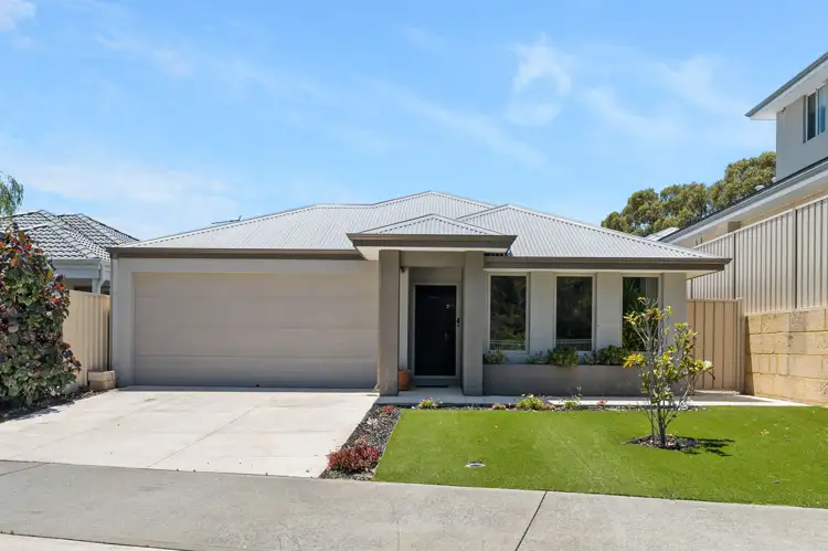 4 Dornoch Way, Meadow Springs WA 6210